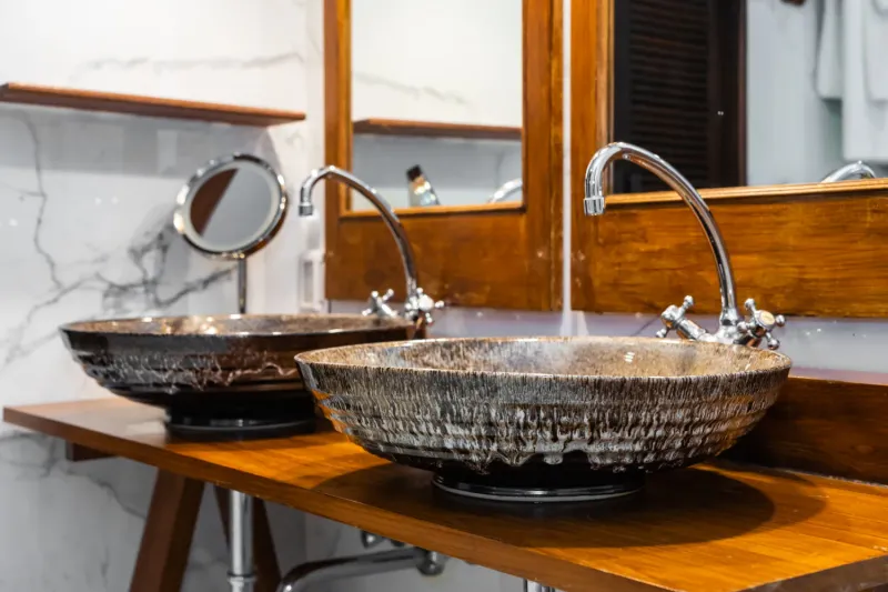 Vessel Sinks That Splash More Than They Serve