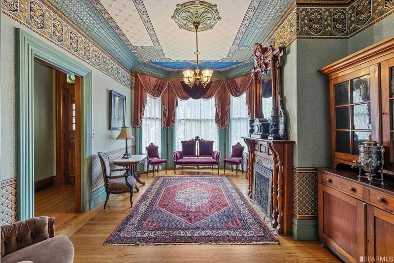 17 Must-See Photos Of An 1888 Queen Anne Home In Little Rock - Decor Hint Intricate Ceiling Medallions