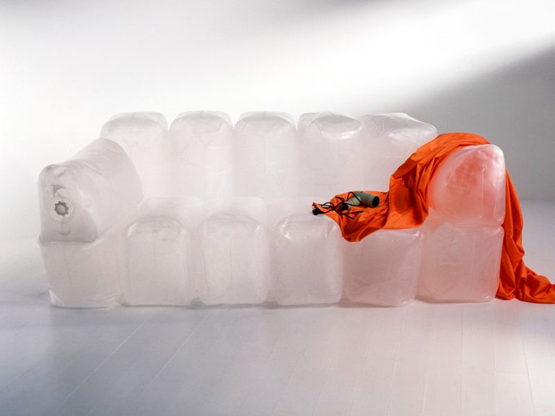 10 Old-School Home Features That Should Never Make A Comeback And 5 That Never Should Have Been A Thing According To Pros - Decor Hint Inflatable Furniture