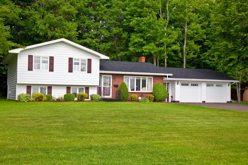 14 Architectural Styles Likely To Feel Dated In New Hampshire By 2030 - Decor Hint Split-Level Homes: Stairway To Nowhere
