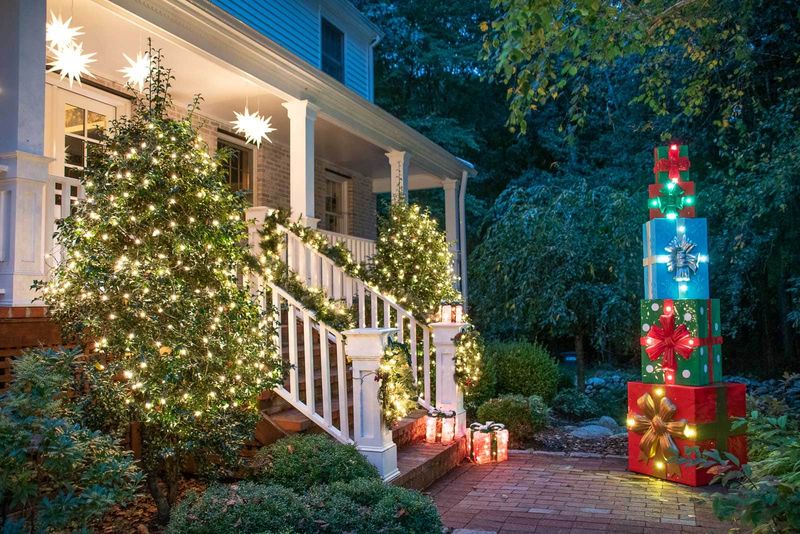9 Items That Designers Say Should Never Be On Your Porch (And 8 That Should Be) - Decor Hint Holiday Decorations Left Up Year-Round