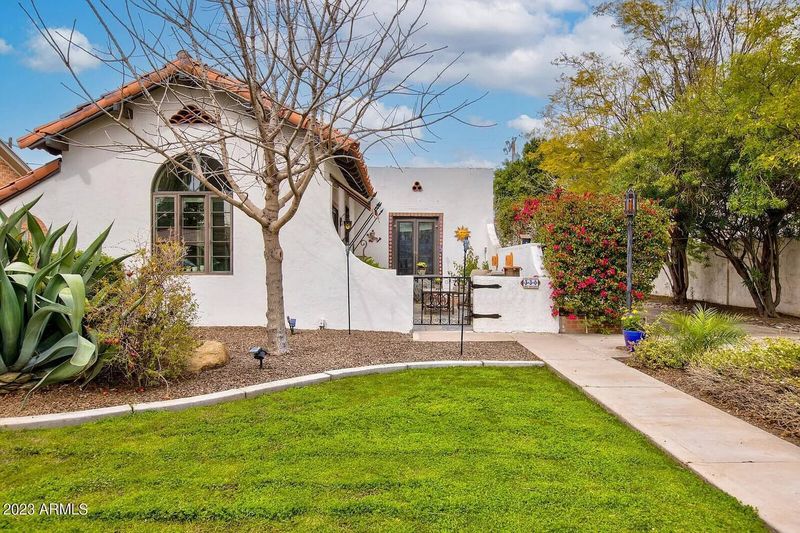 7 Curb Appeal Styles From Arizona's Iconic Streets That Will Leave Everyone Stopping In Their Tracks - Decor Hint Spanish Revival