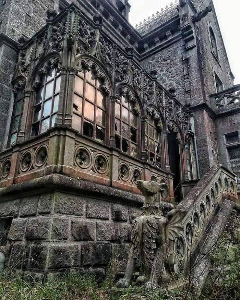 17 Majestic Ancestral Homes Forever Lost To Time - Decor Hint Chateau de Lune Noire