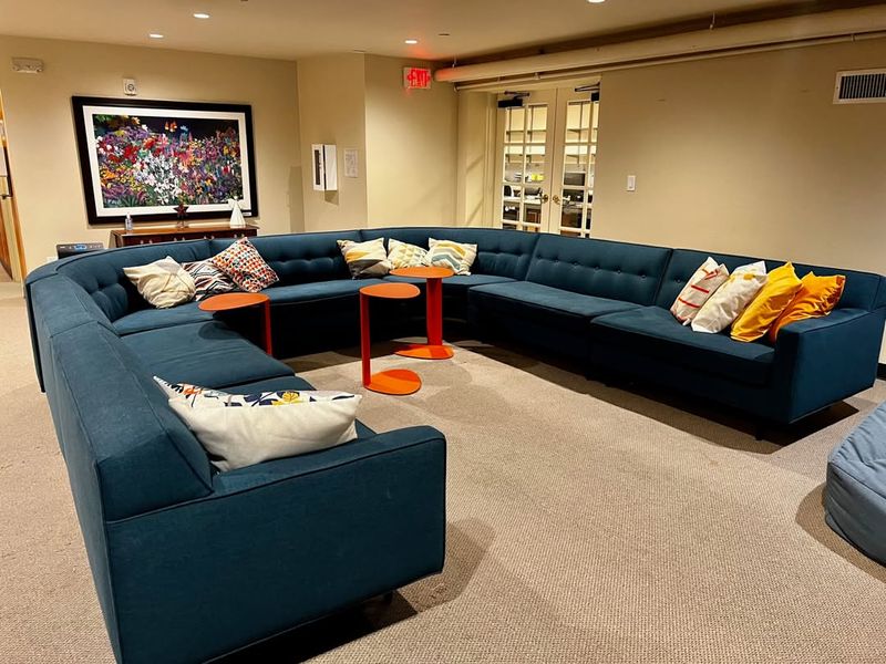 15 Common Things Your Living Room Definitely Does Not Need And 6 That Should Never Be Used - Decor Hint Oversized Furniture