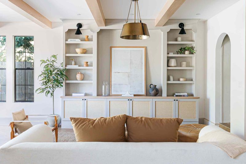 16 Features You Love About Your Home That Buyers Won't Plus 5 You All Dislike - Decor Hint Excessive Built-Ins