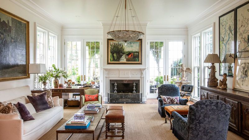 14 Southern Decorating Tips That Have Stood The Test Of Time - Decor Hint Mix of Old and New Pieces