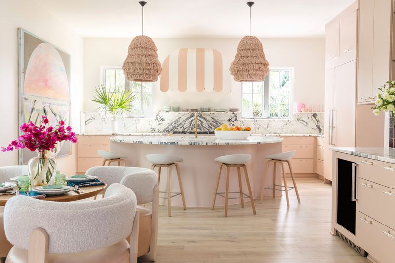 8 Coastal Kitchen Colors Popular In Naples Homes - Decor Hint Coral Pink