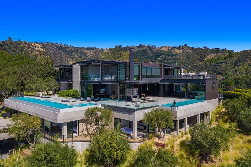 These 23 Mansions Are Breaking Price Records Especially In Beverly Hills And Miami - Decor Hint Brentwood Luxe Residence