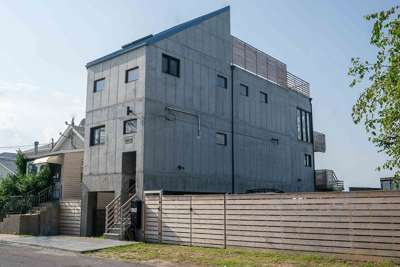Energy-Efficient Homes With Green Features