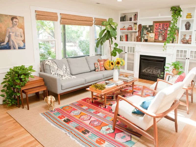 Should You Pick Your Paint Or Furniture First? Here's What Designers Say - Decor Hint Design Around Your Inspiration Piece