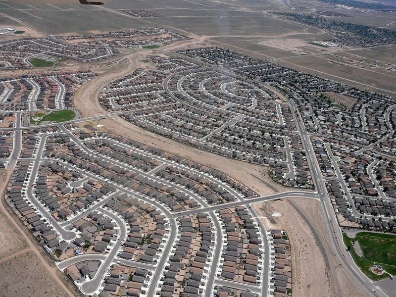 Florida's Real Estate Shift: 9 Home Types Losing Value By 2025 (And 11 Set To Soar) - Decor Hint Car-Dependent Suburban Homes Far From Amenities