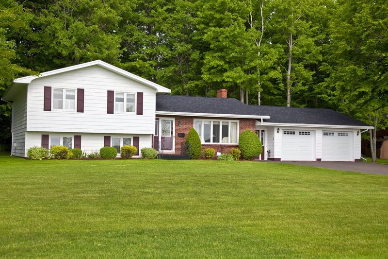 11 California Home Styles Likely To See Price Drops By 2026 - Decor Hint Split-Level Suburban Homes From The 1970s