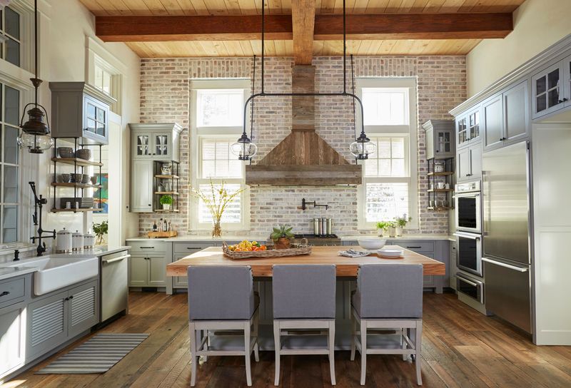 How To Achieve Country Chic Style In Your Kitchen: 17 Simple Tips - Decor Hint Mix Vintage And Modern Elements