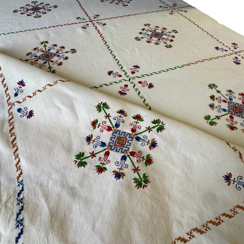 36 Things In Your Home You’ll Regret Throwing Out In 10 Years - Decor Hint Embroidered Linens