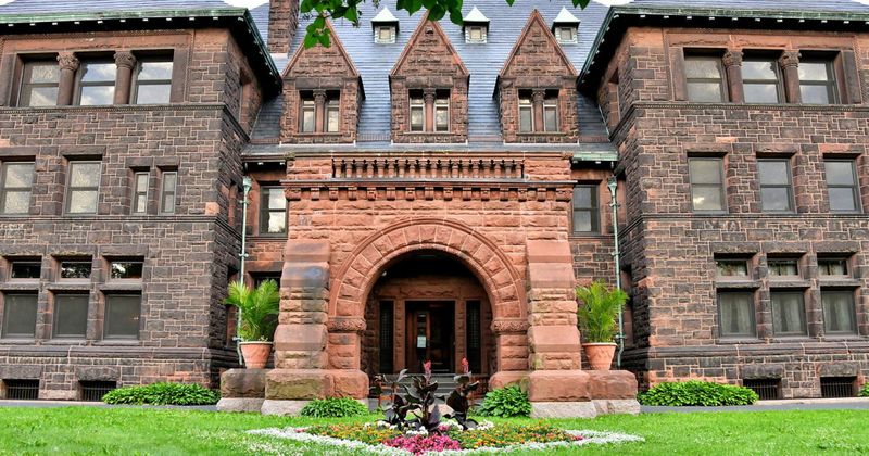 50 Photos Of Famous Historic Houses In Each US State - Decor Hint James J. Hill House, Minnesota
