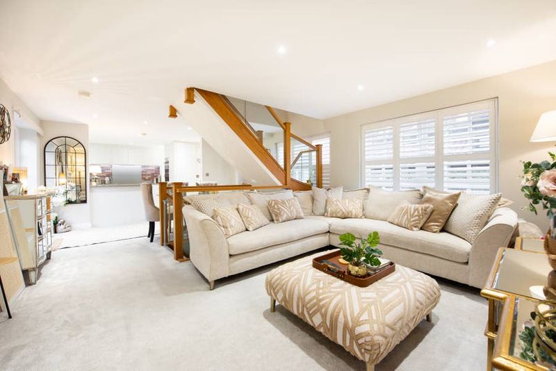 Real Estate Agents In Georgia Warn: These 10 Styles Are Losing Appeal Fast - Decor Hint Matching furniture sets straight from the showroom