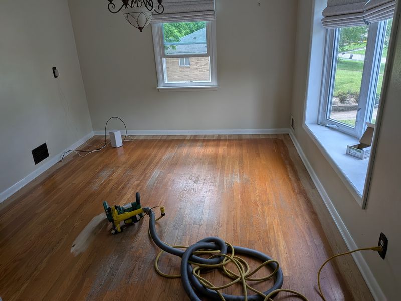 10 Decorating Trends In Pennsylvania Homes That Still Hold Strong (And 3 That Didn't Stand The Test Of Time) - Decor Hint Wall-to-Wall Carpeting Covered Beautiful Floors
