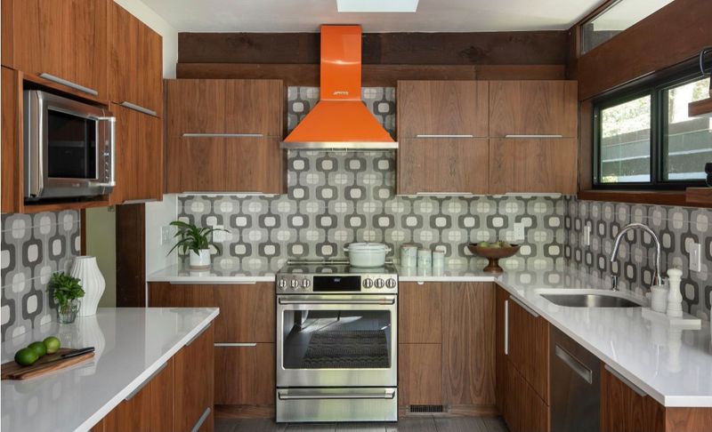 16 Vintage 1970s Kitchen Designs That Will Make You Feel Nostalgic - Decor Hint Ceramic Tile Backsplashes