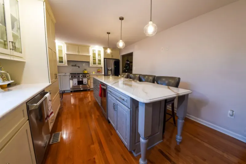 9 Kitchen Items That Undermine Maryland Style (Plus 9 That Elevate It), According To Designers - Decor Hint Plastic Flooring: The Seafood State Deserves Better