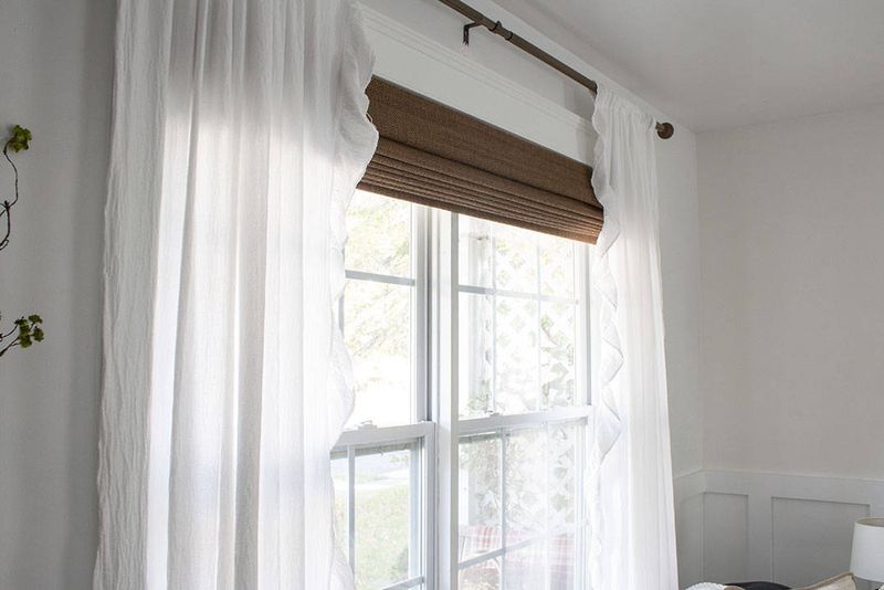 18 Gorgeous Window Treatment Ideas From Joanna Gaines You'll Want To Steal - Decor Hint Soft White Sheer Curtains