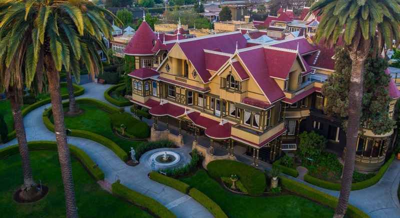 50 Photos Of Famous Historic Houses In Each US State - Decor Hint Winchester Mystery House, California