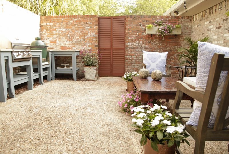 7 Backyard Mistakes To Fix In New Orleans (And 7 Ideas To Improve Value) - Decor Hint Improper Fence Installation