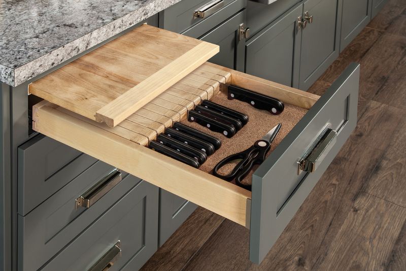 Smart Storage Solutions (Pull-Outs, Pantries)