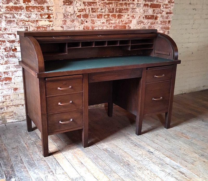 Boomers Used To Love These 17 Now Worthless Items (Plus 5 Things That Are Still Valued) - Decor Hint Roll-top Desks