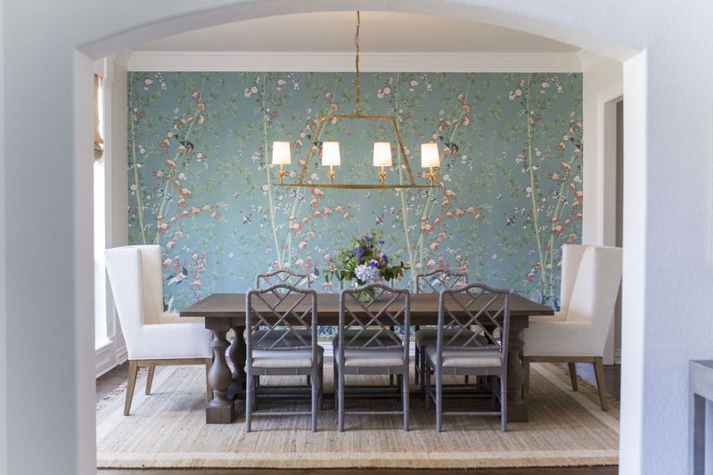 20 Dining Room Features That Are Always Eyesores, According To Experts - Decor Hint Bulky Dining Sets