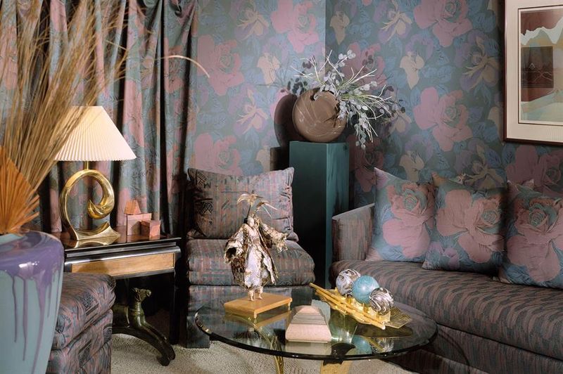 14 Classic Midwest Decorating Styles You Never See In Modern Homes - Decor Hint Dusty Blue And Mauve Color Scheme