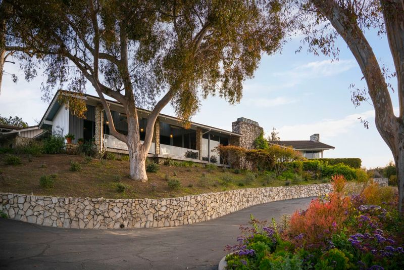 11 California Home Styles Likely To See Price Drops By 2026 - Decor Hint Mid-Century Modern Ranch Homes In Aging Suburbs