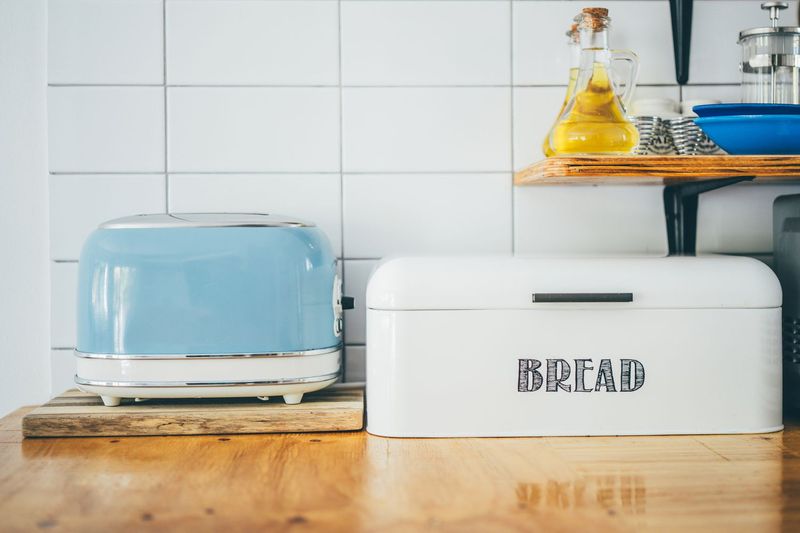 Vintage Finds Making A Revival, Especially In Trendy Parts Of California - Decor Hint Retro Kitchen Appliances