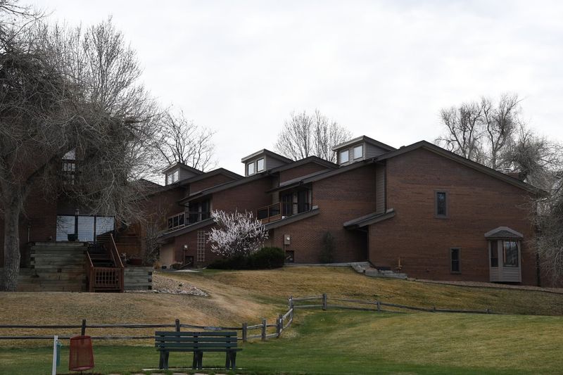 8 Colorado Homes Forecasted To Lose Value And 9 To Gain By 2026 - Decor Hint Older Ski Condos Without Updates