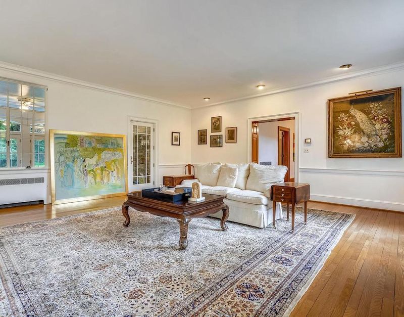 22 Home Offenses That Give Designers Instant Heartburn When They Walk Into Someone's Home - Decor Hint Out-Of-Scale Furniture For Room Size
