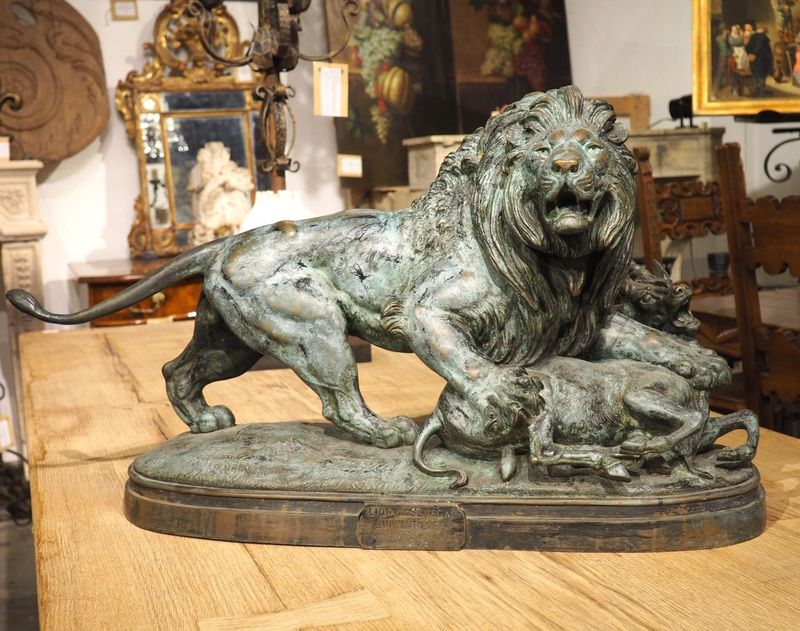 24 Antiques Designers Never Pass Up - Decor Hint Bronze Sculptures
