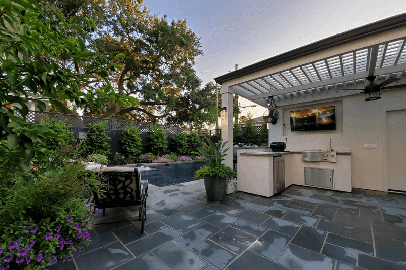 7 Backyard Mistakes To Fix In New Orleans (And 7 Ideas To Improve Value) - Decor Hint Add A Courtyard Entertaining Space