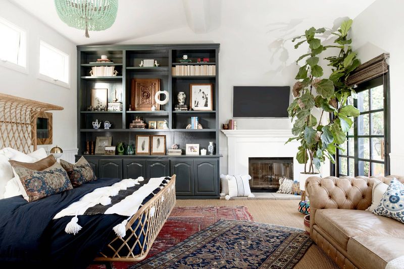 These 22 Bedroom Rug Ideas Complete The Perfect Sanctuary - Decor Hint Persian Rugs
