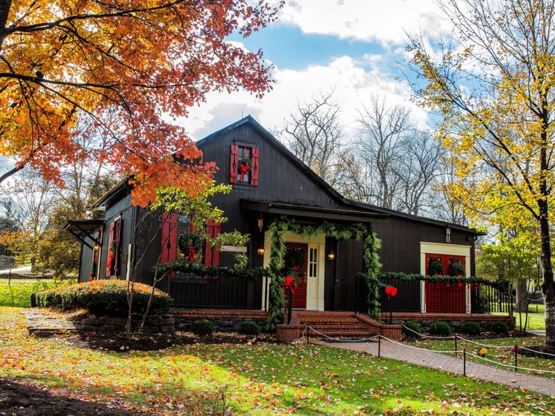 Rising: Bourbon Country Cottages