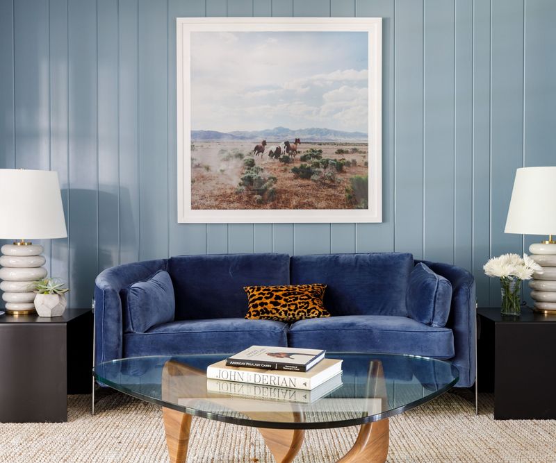 6 Outdated Couch Shades Designers In Kansas Say To Skip (And 6 Better Alternatives) - Decor Hint Deep Blues And Navy