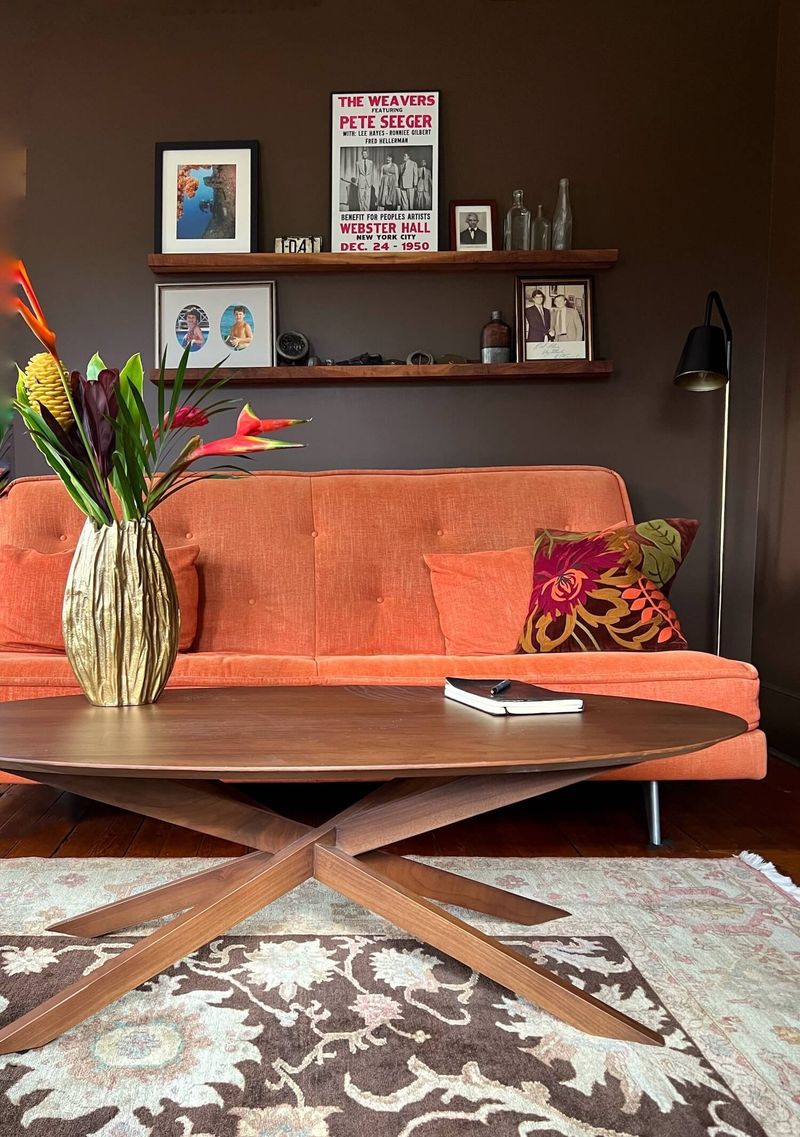 Maine Designers Reveal 17 Paint Trends On Their Way Out And 5 Already Gone - Decor Hint Chocolate Brown Walls (on the way out)