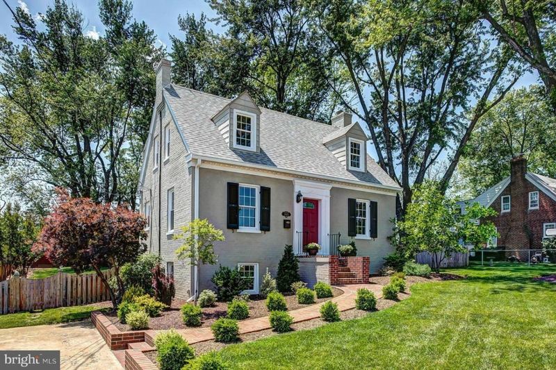 By 2030 18 Classic Home Designs Will No Longer Exist In States Like Ohio & Michigan - Decor Hint Cape Cod Cottages