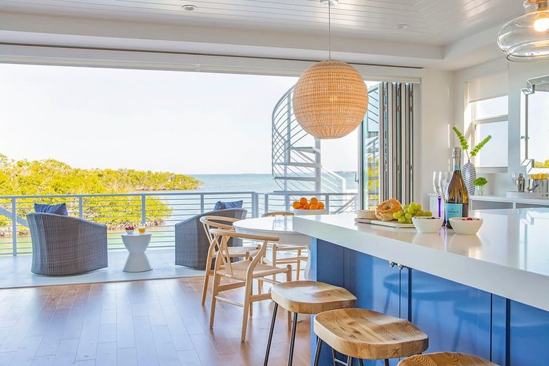 You'll Spot These 10 Kitchen Layouts In Every Stylish California Home - Decor Hint Indoor-Outdoor Pass-Through Windows