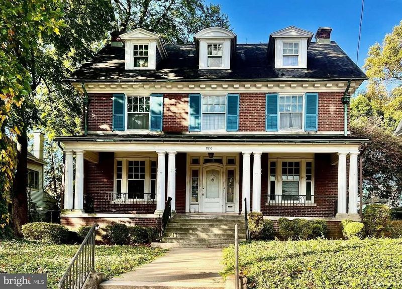 9 Classic Entryway Styles You'll See In Pennsylvania's Old Towns - Decor Hint Colonial Revival Porticos
