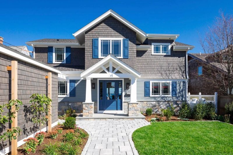 Ohio Homes Adopting Coastal Style Curb Appeal Tips To Try - Decor Hint Seaside-Inspired Paint Palette