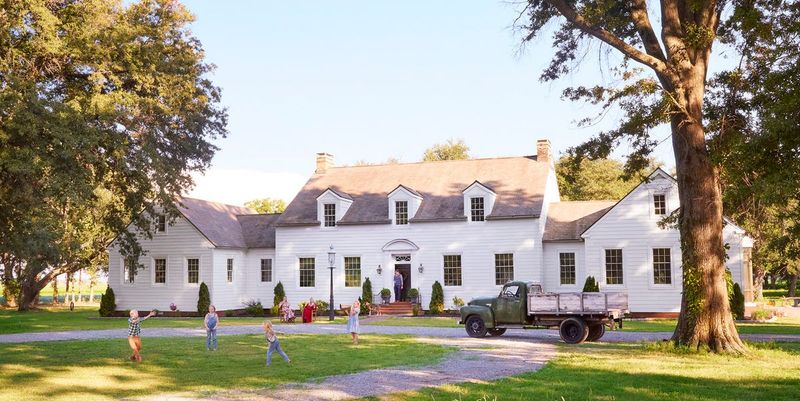 12 Mississippi Home Styles Set To Fade By 2030: What's Going Out Of Style In The Magnolia State - Decor Hint Overbuilt Faux-Farmhouses Harvesting Criticism
