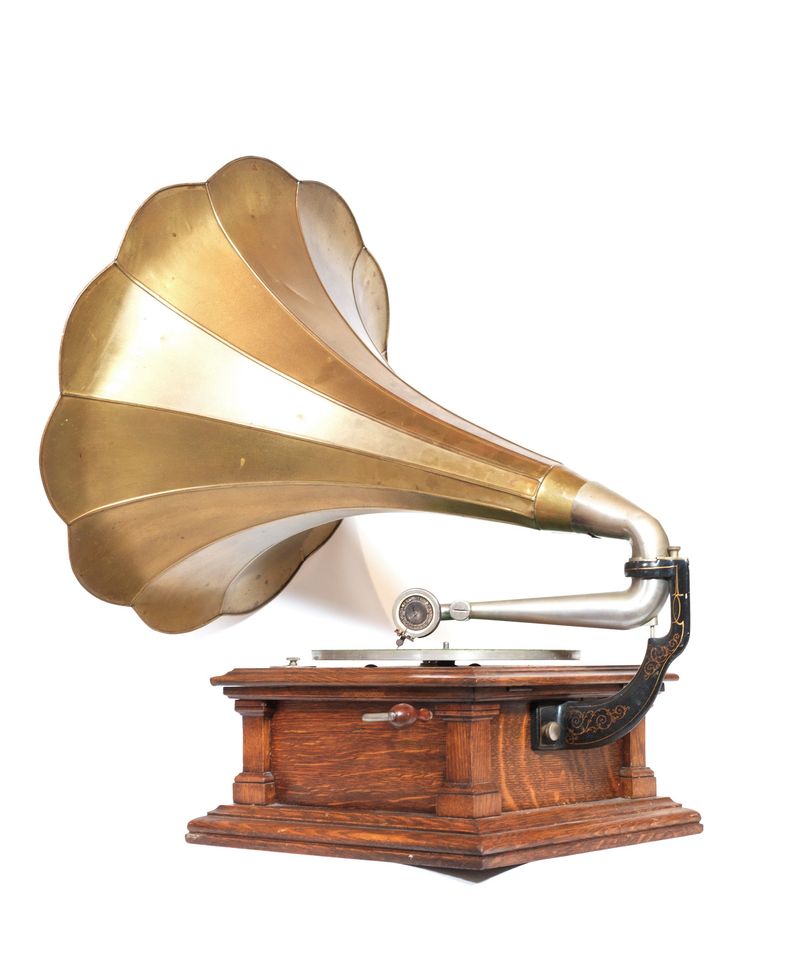 The Window To Get These High-Value Vintage Pieces Is Closing Here's Where To Find Them In Time - Decor Hint Slip-brass gramophones