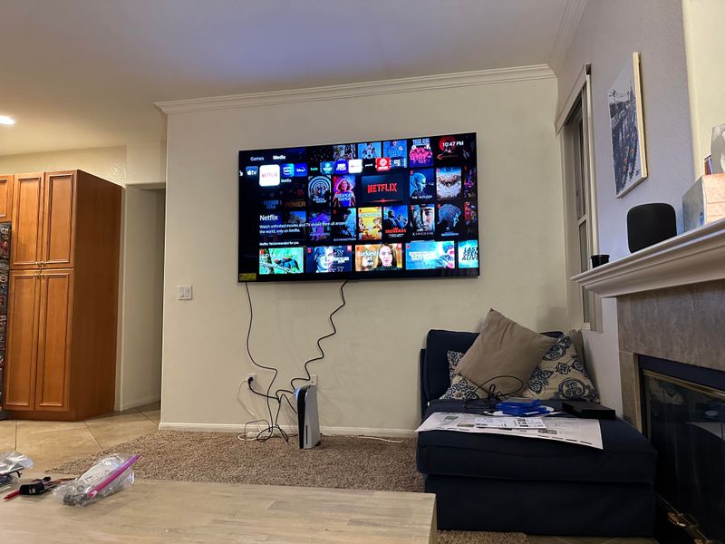 15 Common Things Your Living Room Definitely Does Not Need And 6 That Should Never Be Used - Decor Hint Improperly Mounted TVs