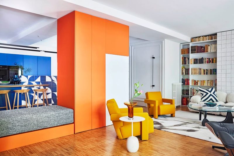 17 Colors To Never Pair With Blue, According To Interior Designers - Decor Hint Tangerine