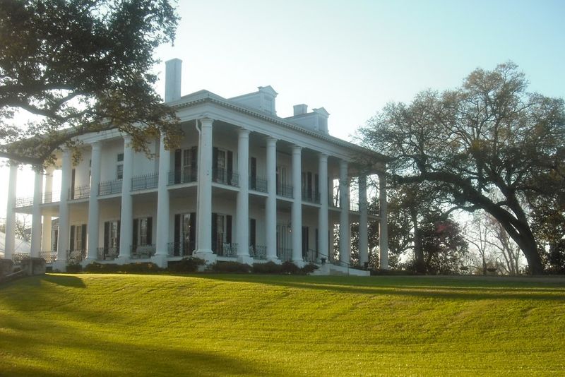21 Secluded Mansions In Mississippi Featuring Centuries Of Craftsmanship - Decor Hint Dunleith Historic Inn — Natchez, MS