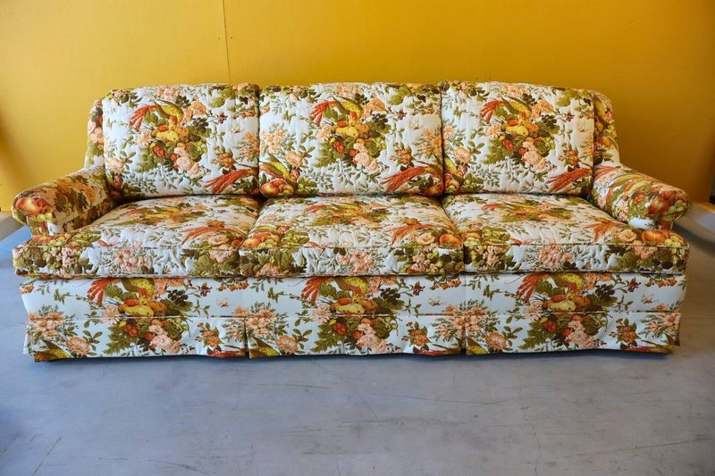 6 Traditional Living Room Pieces In Lebanon Homes That Have Dropped In Value And 5 That Were Never Worth A High Price - Decor Hint Floral Upholstered Sofas